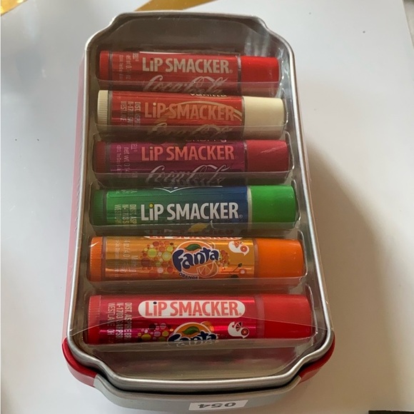 NWT Lip Smacker Collectible Iconic Coca-Cola Tin Collection Gift Pack of 6🥤👄💄 - Picture 3 of 3